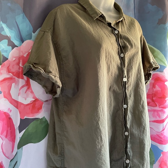 Universal Thread Button Shirt - Picture 2 of 5